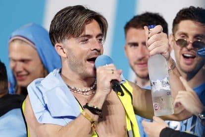 “Drunk” Grealish Steals the Show at Man City Parade: fans react on Twitter