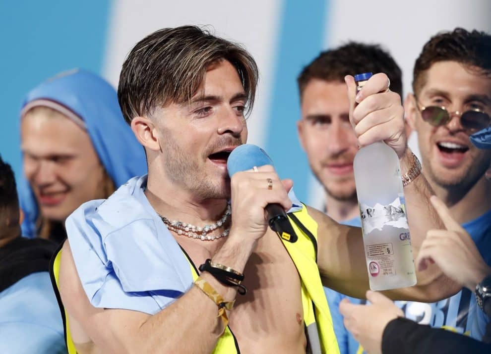 “Drunk” Grealish Steals the Show at Man City Parade: fans react on Twitter