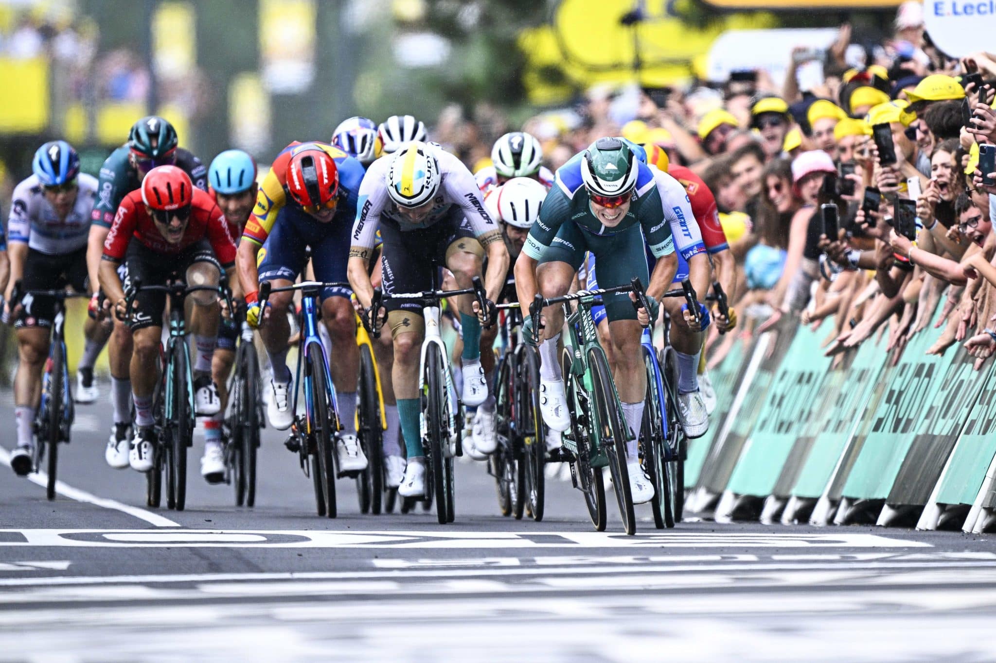 Tour de France Green Jersey Standings, Odds, and Predictions 2 Sprint finish 1 scaled