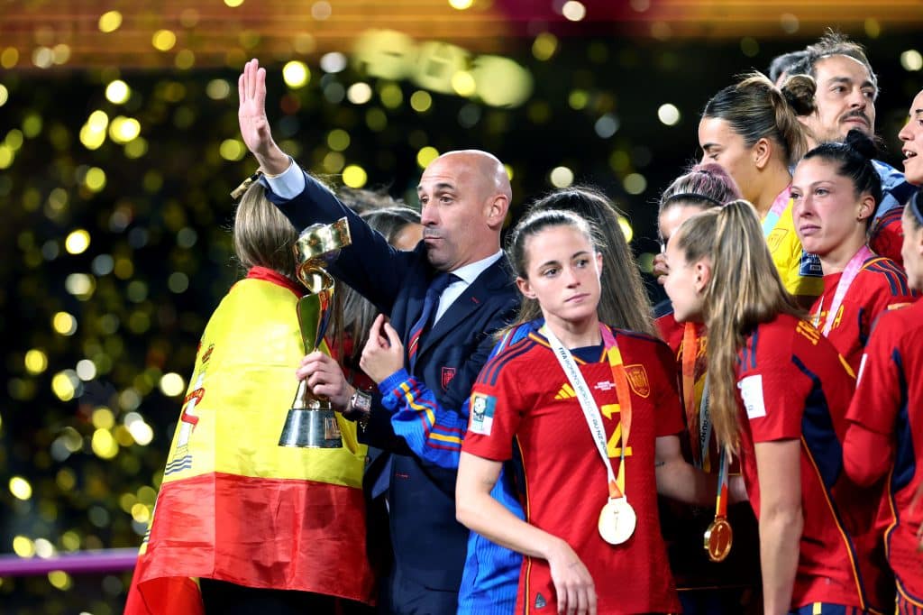 Rubiales kiss scandal: FIFA take action but Spanish FA president won't resign 1 Luis Rubiales scandal