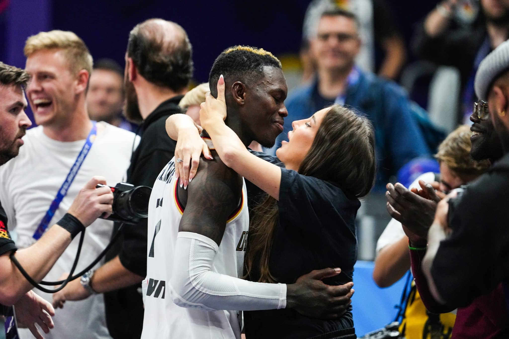Dennis Schroder wife: Who is Ellen Ziolos? 1 Dennis and Ellen Schroder scaled