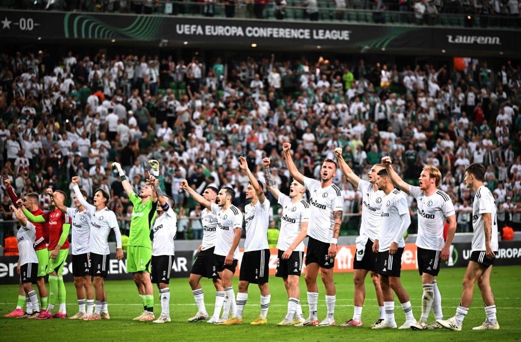 Legia Warsaw vs Aston Villa Player Ratings: Mu&ccedil;i Fends Off the Lions!