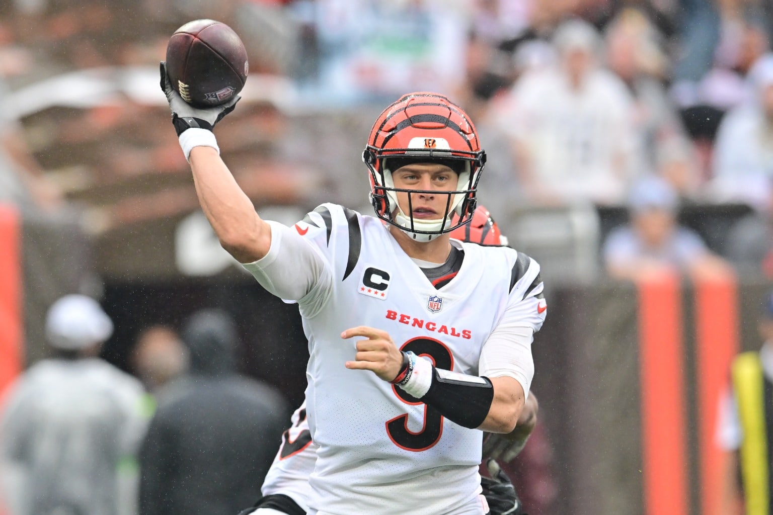 Cincinnati Bengals quarterback Joe Burrow passes the ball against the Cleveland Browns