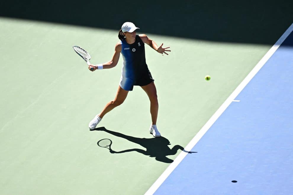 Iga Swiatek vs Marketa Vondrousova prediction and odds: WTA Finals 2023