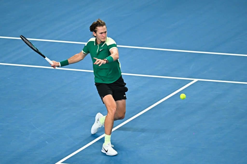 De Minaur vs Korda prediction