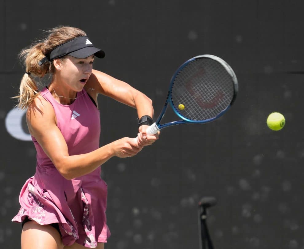 Anna Kalinskaya vs Sloane Stephens prediction and odds Australian Open 2024 Pundit Feed